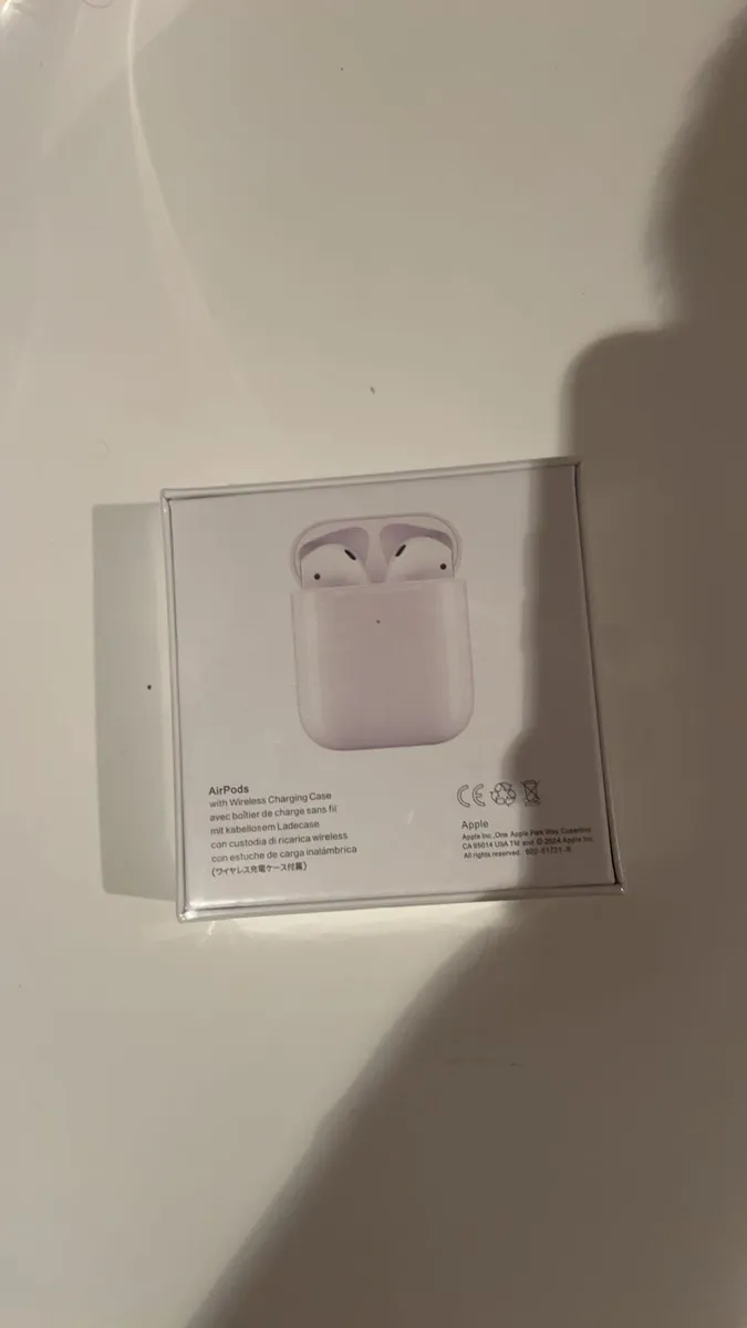 Apple AirPods - Image 3