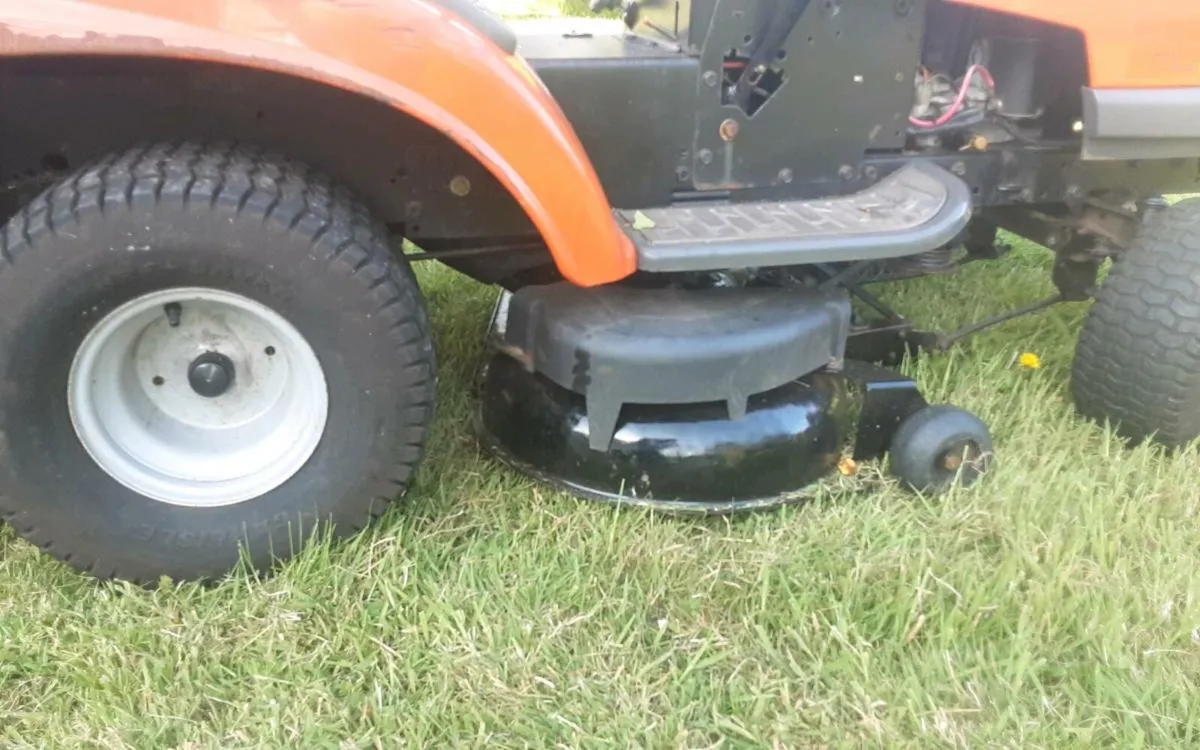 Husqvarna  40 inch  cut - Image 4