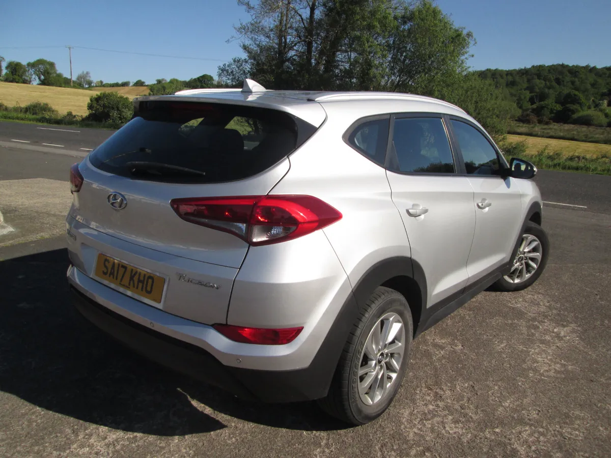 2017  HYUNDAI  TUCSON 1.7  CRDI  SE  NAV  5DR - Image 4