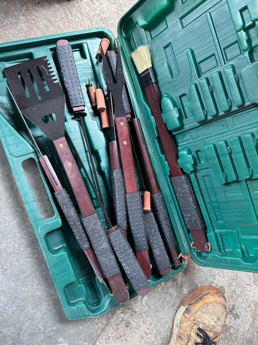 BBQ set. - Image 1