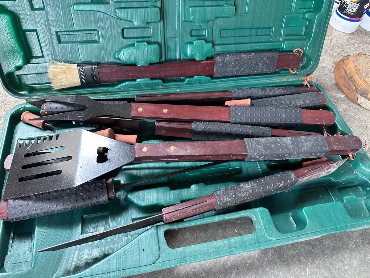 BBQ set. - Image 2