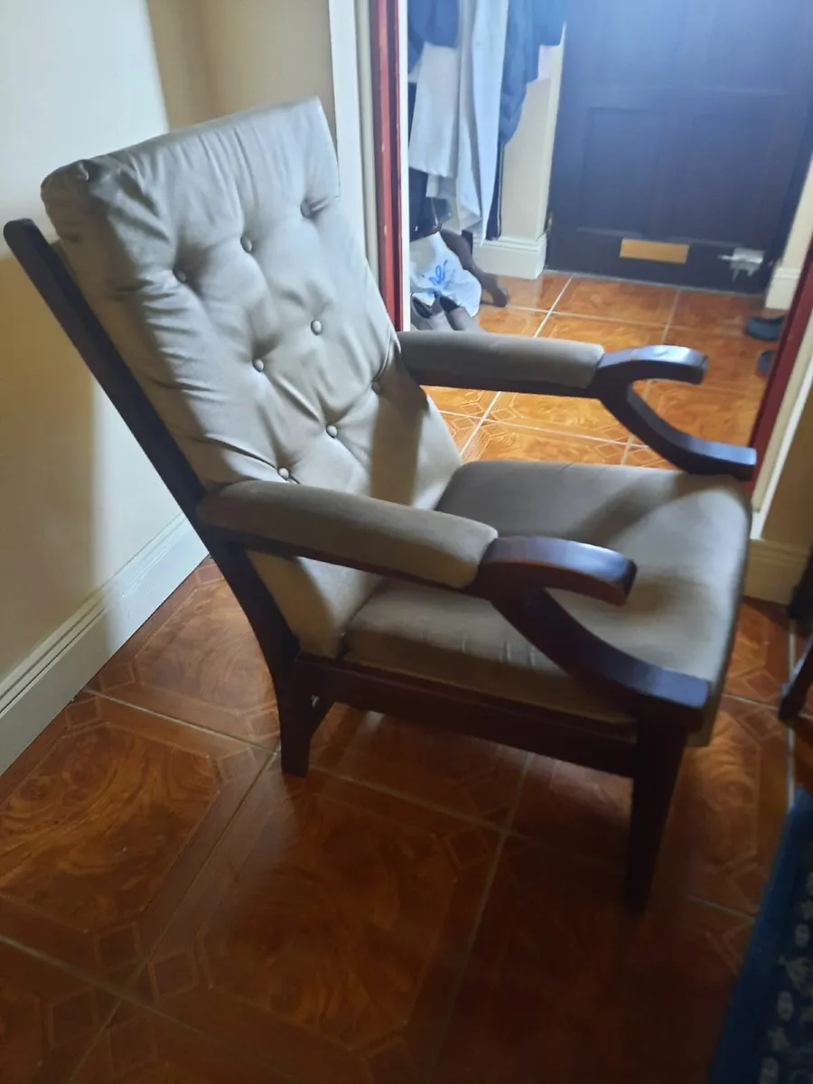 Vintage armchair - Image 1