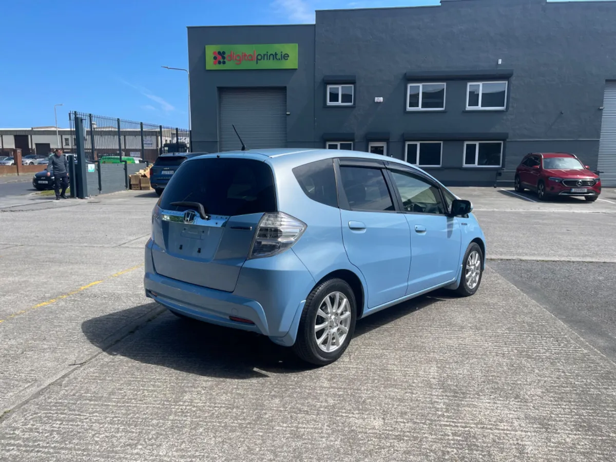 2012 Honda Fit 1.3L Petrol Hybrid Automatic - Image 3
