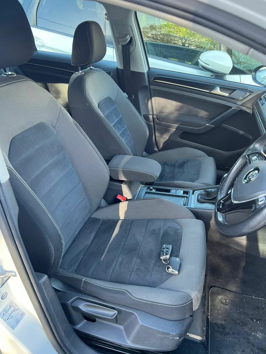 Car - Image 2