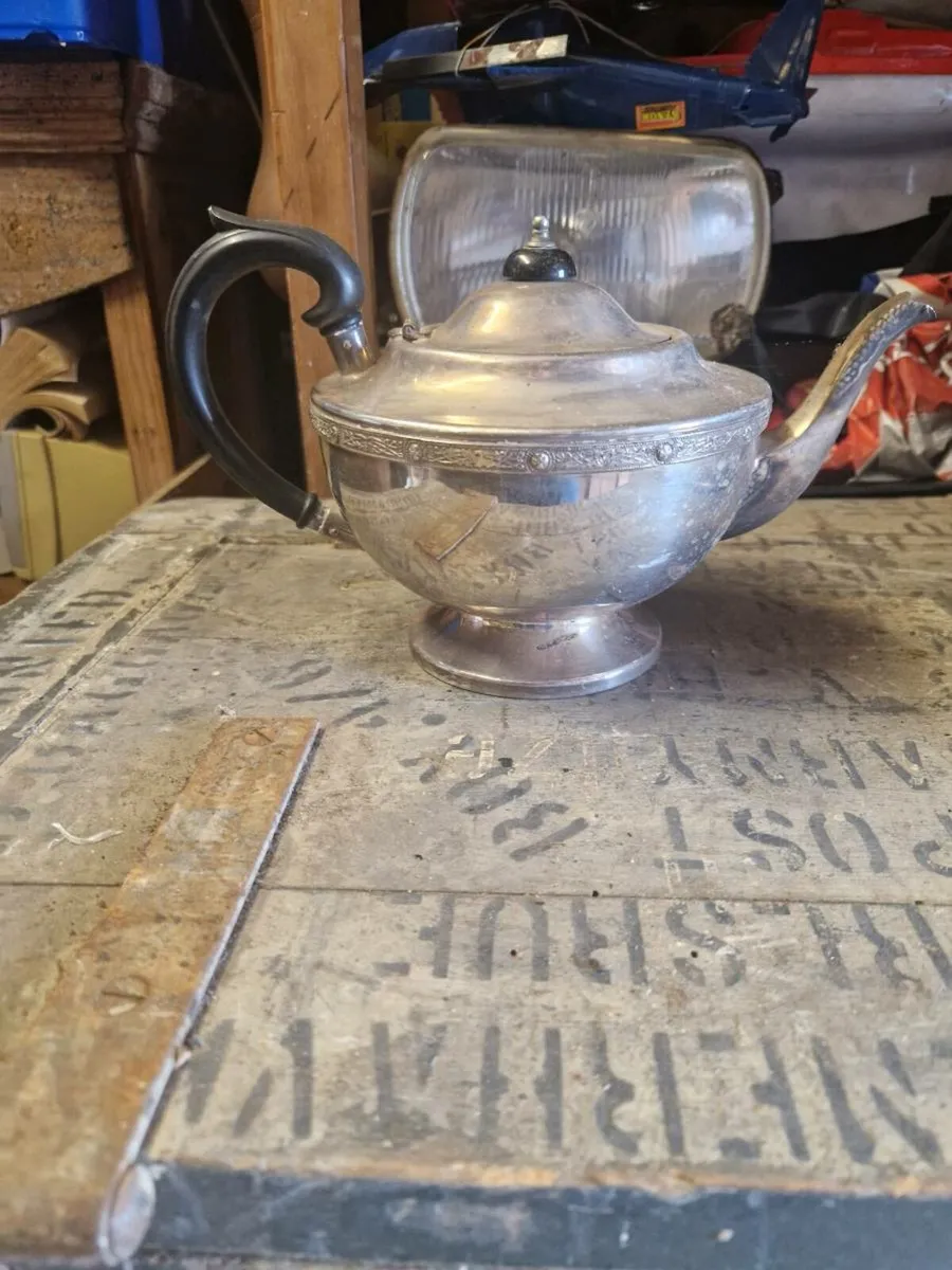 Vintage EPNS Tea Pot - Image 2