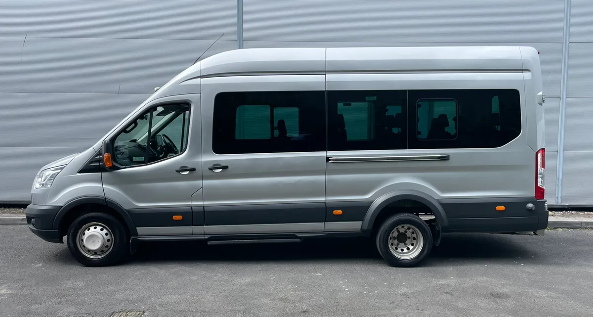 Transit 17 Seat Bus with Rear Wheelchair Lift - Image 4