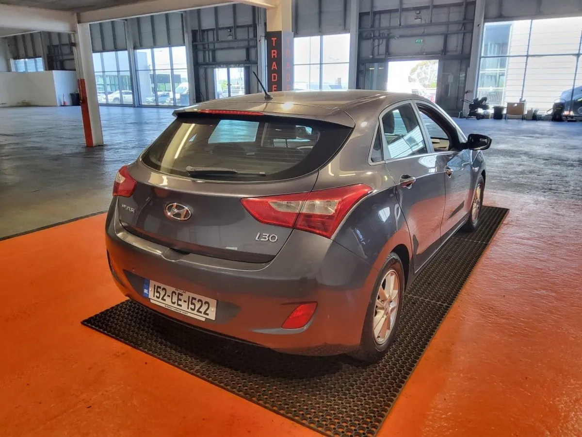 Hyundai i30 1.6 Diesel Deluxe Auto - Image 3