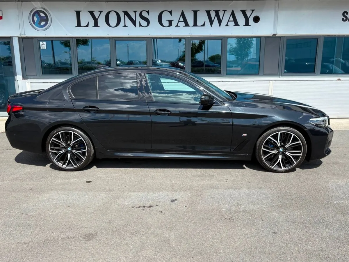 BMW 5 Series M Sport / Plug in Hybrid - Image 4