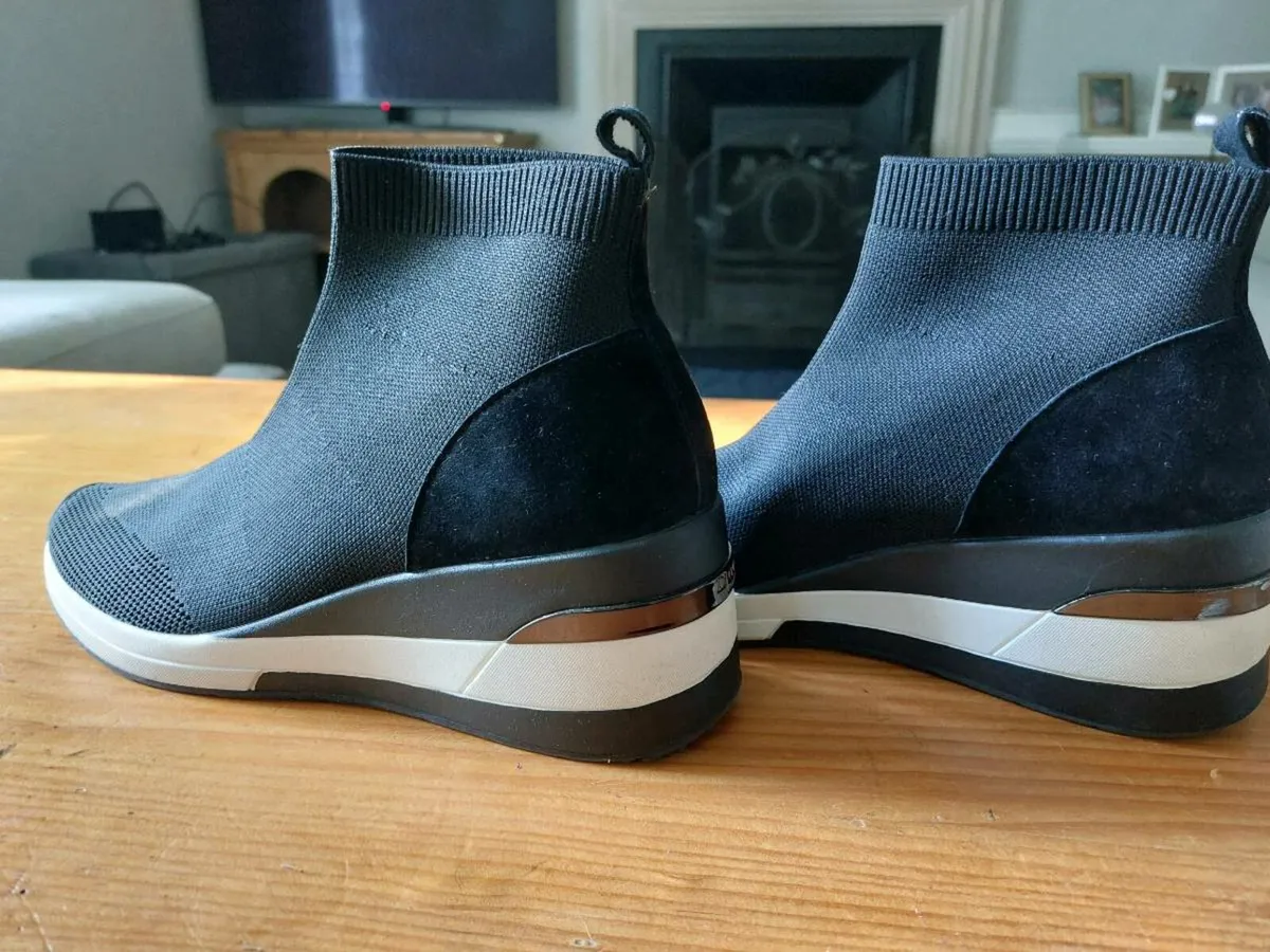 Dune Ankle Boots - Image 1