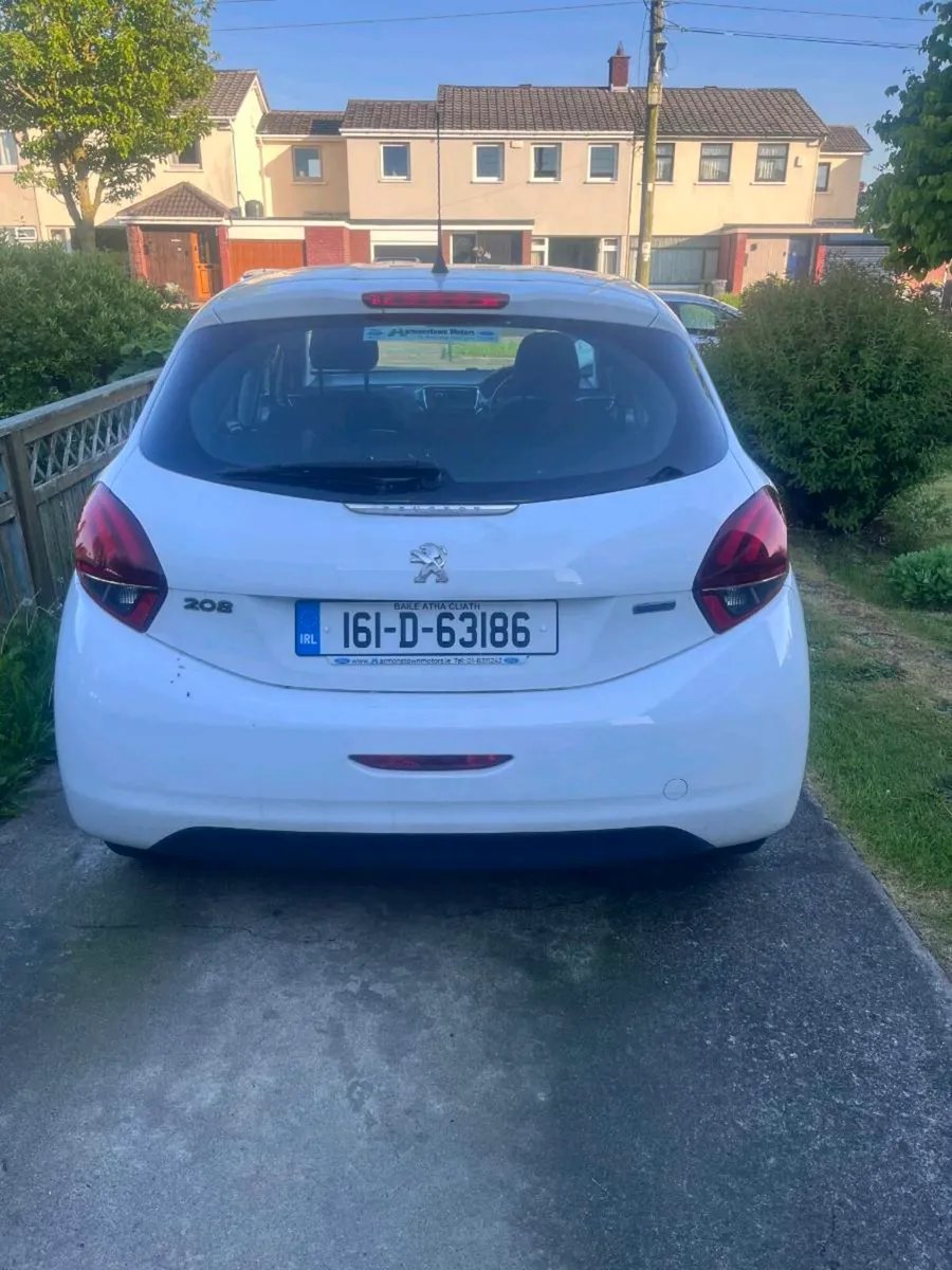 Peugeot 208 - Image 3