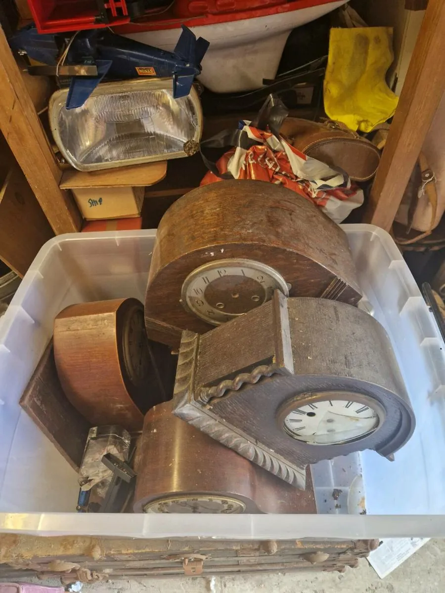 Vintage Mantle Clocks Lot - Image 1
