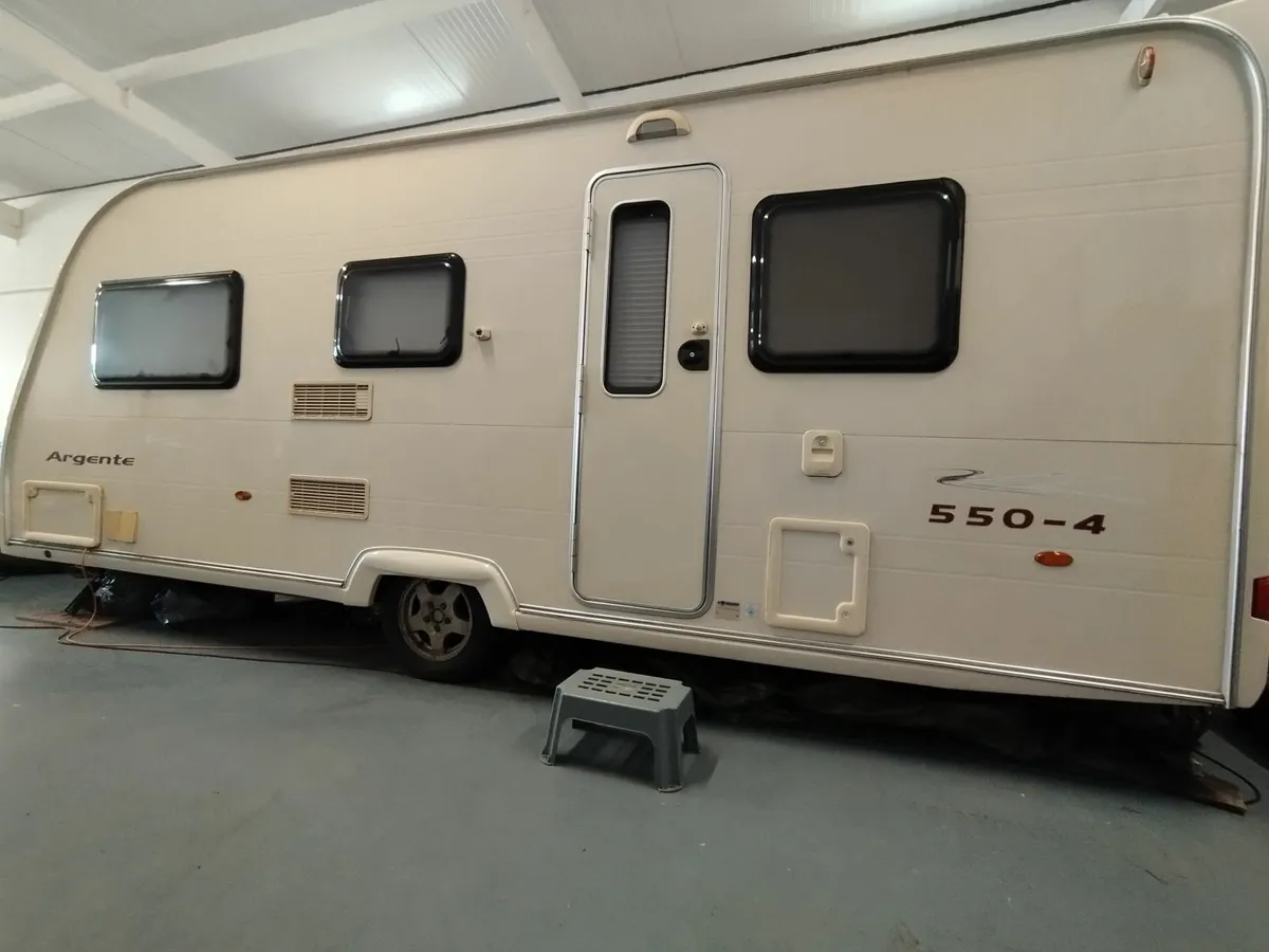 Avondale Caravan - Image 1