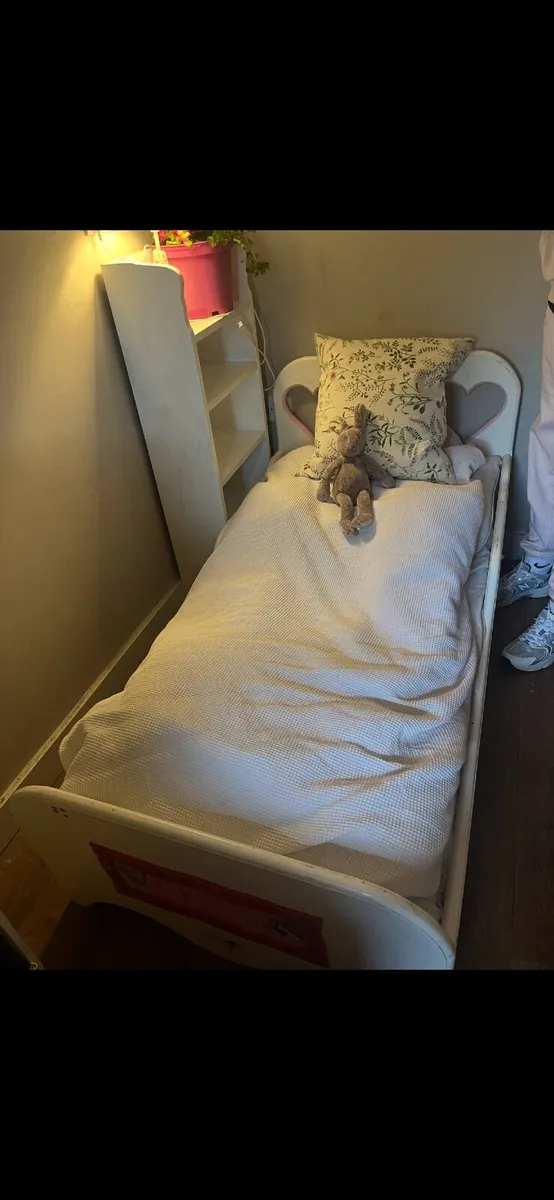 Sleigh Bed - Image 1