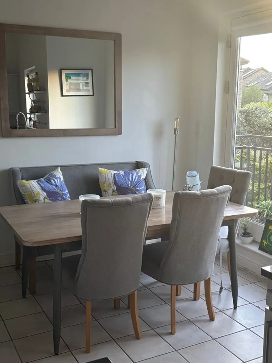 Kitchen Table and chairs - Image 2