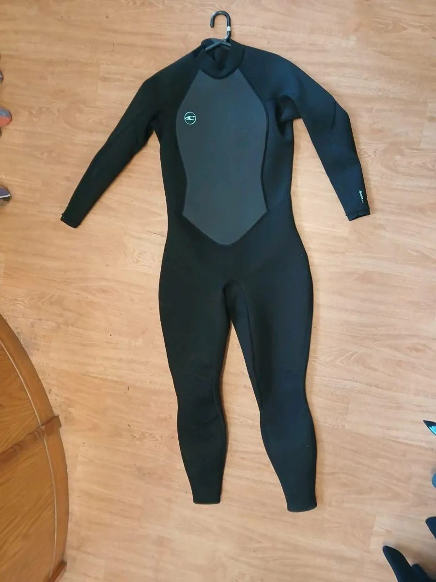 O'Neill 5/3 Ladies wetsuit size 16,  little used - Image 1