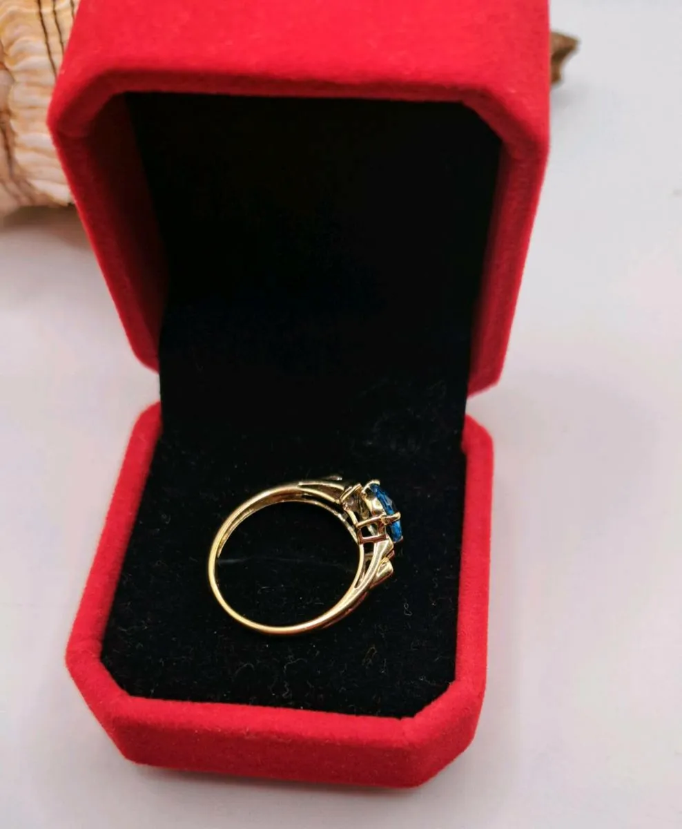9 ct blue topaz and diamond gold ring - Image 2