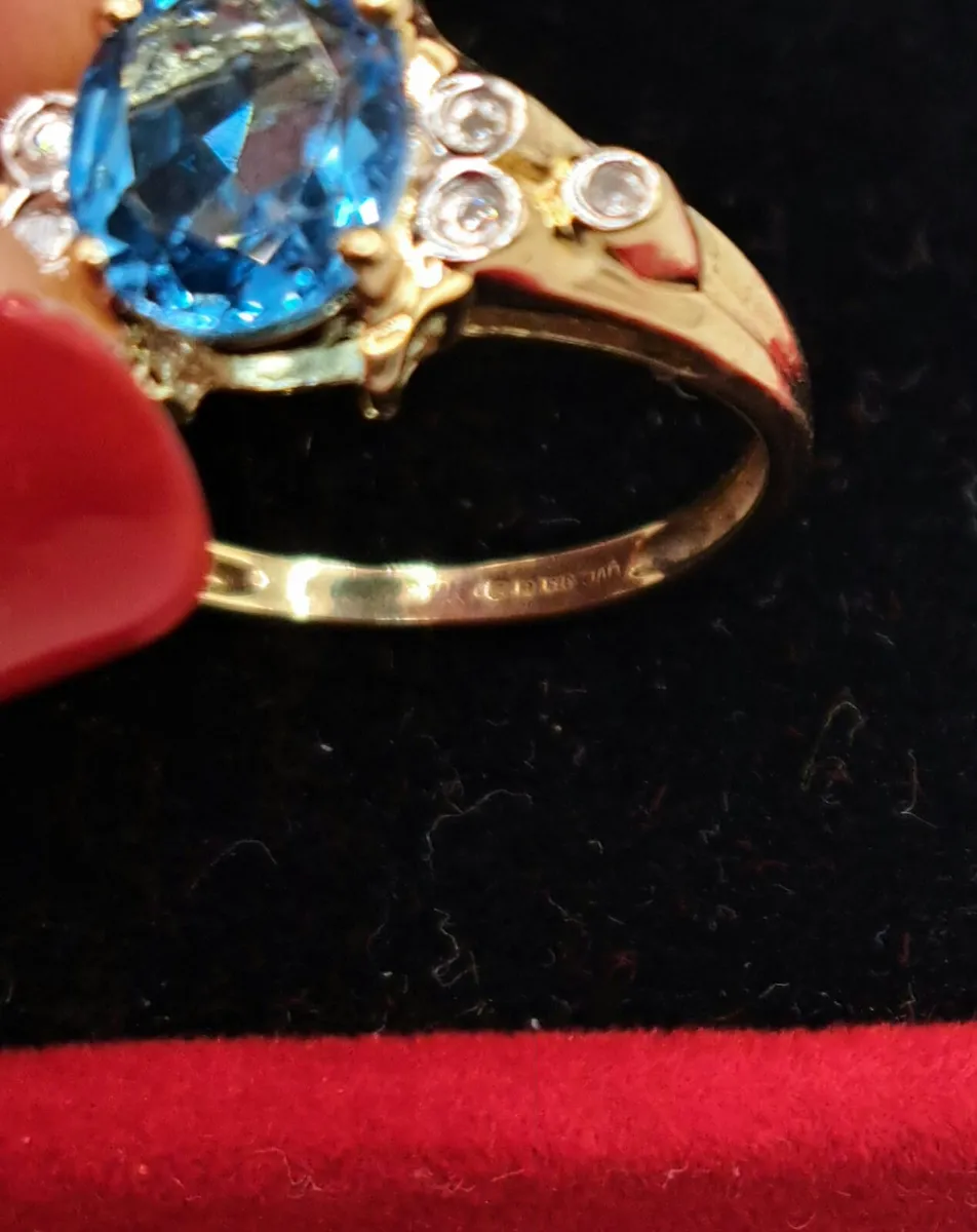 9 ct blue topaz and diamond gold ring - Image 3