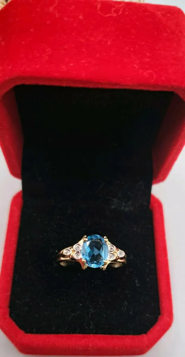 9 ct blue topaz and diamond gold ring - Image 4