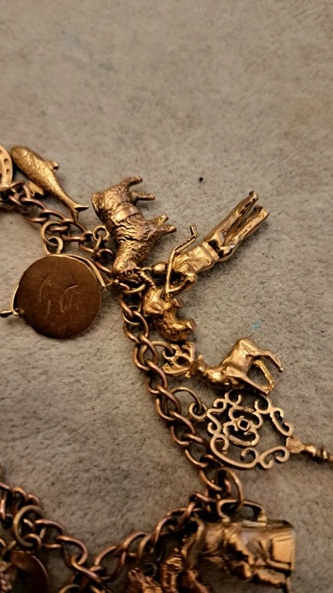 Vintage 9 ct gold charm bracelet - Image 3