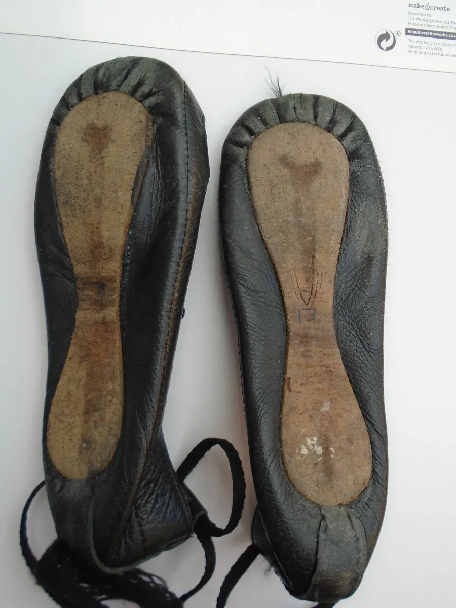 Inishfree dancing shoes, size 13. Child's dance - Image 4