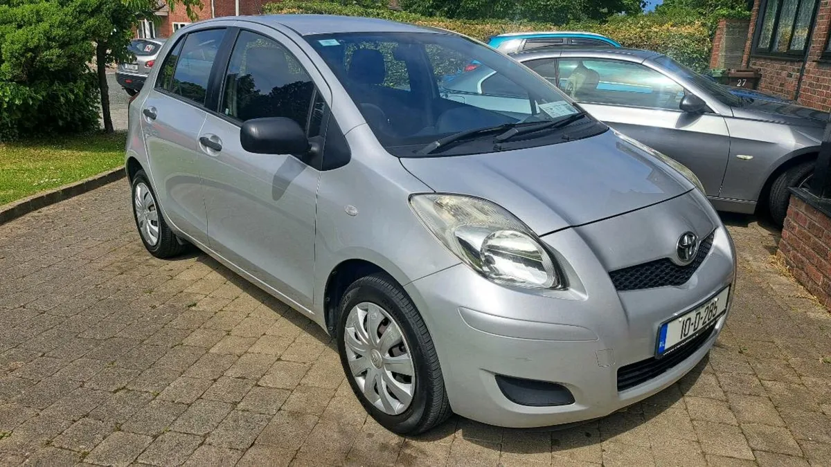 TOYOTA YARIS 1.0 LITRE PETROL 2010 SUPERB COND - Image 1