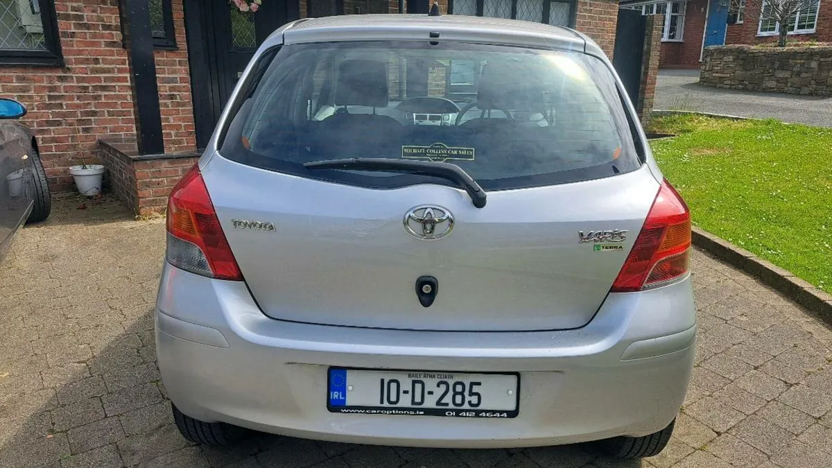 TOYOTA YARIS 1.0 LITRE PETROL 2010 SUPERB COND - Image 2