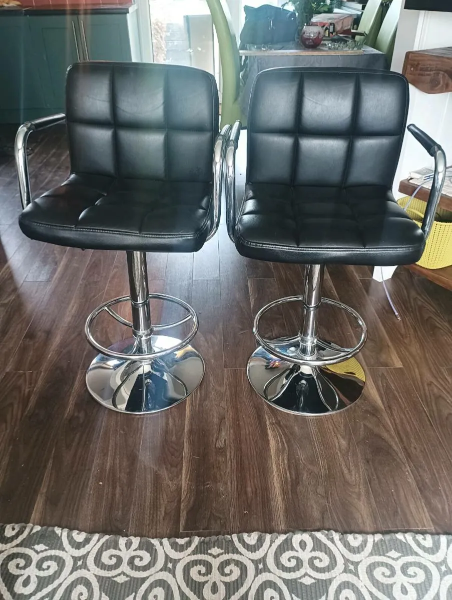Bar stools - Image 1