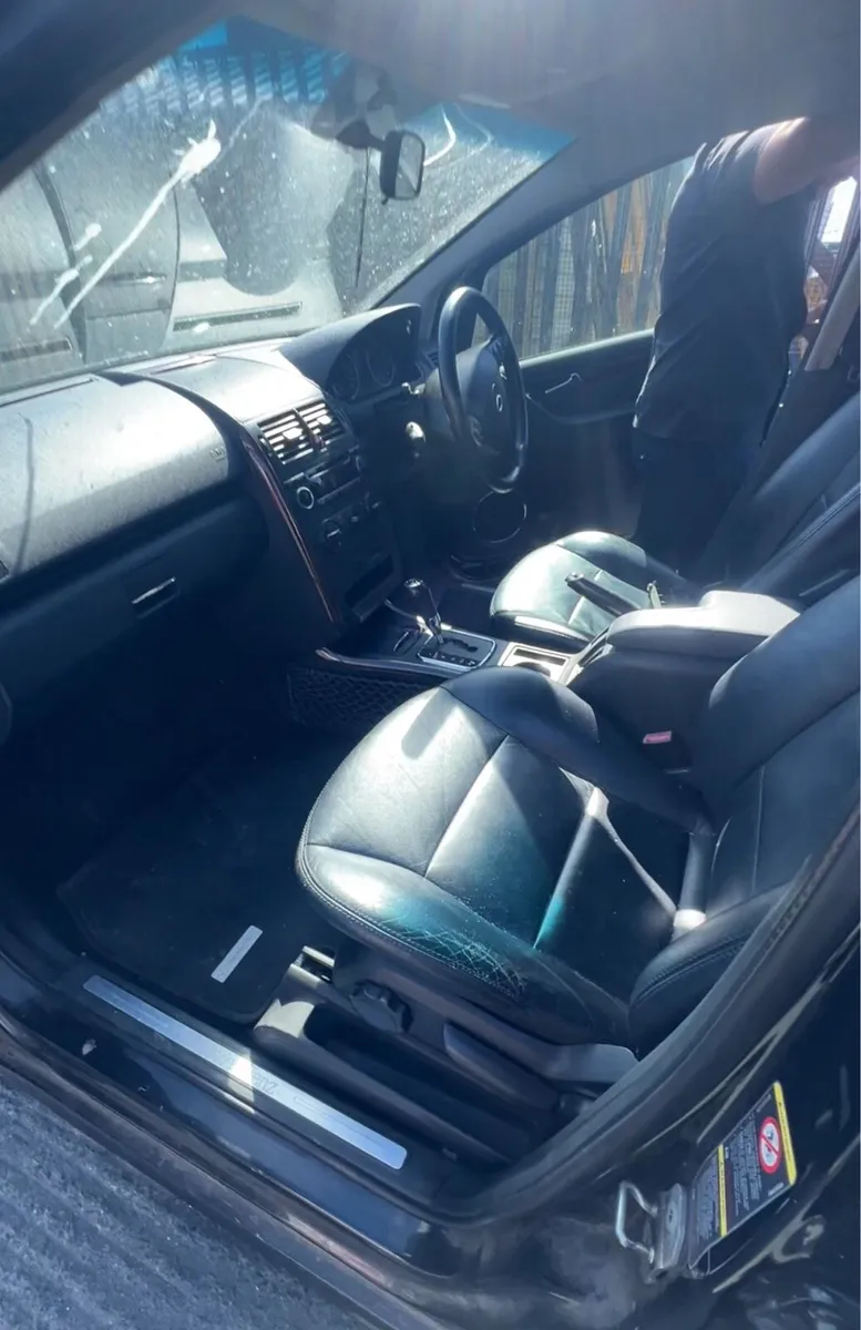 Mercedes A170 AUTOMATIC NCT 11/25 only 139k miles - Image 4