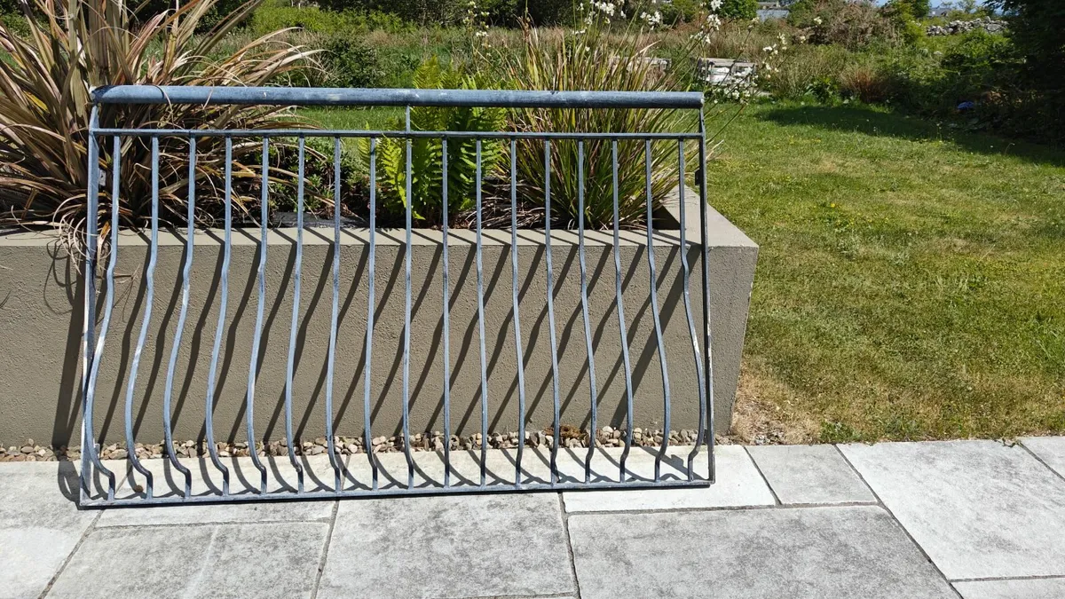 Galvanised balcony railing - Image 1