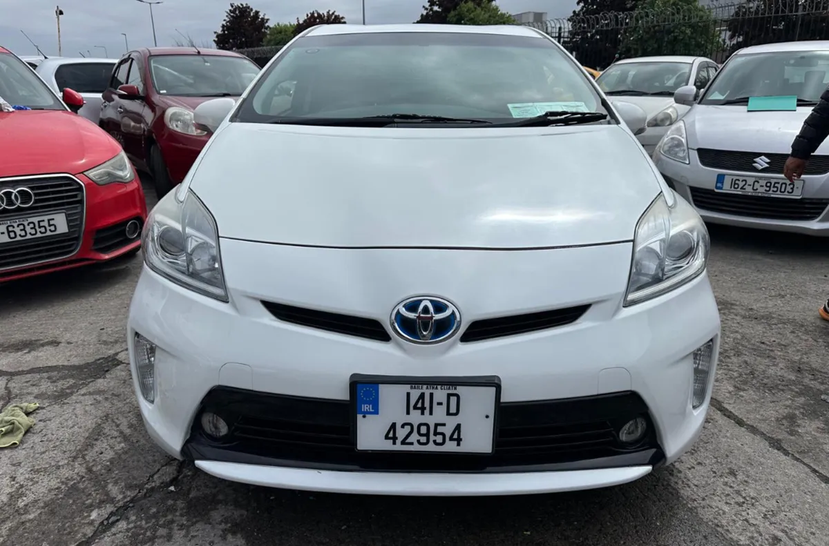 Toyota Prius 2014 Hybrid/ warranty - Image 3
