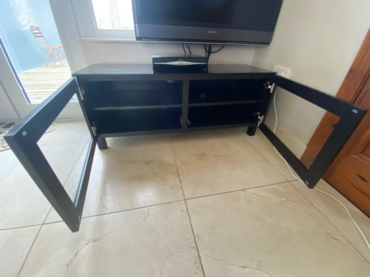 TV unit with double doors - Image 2