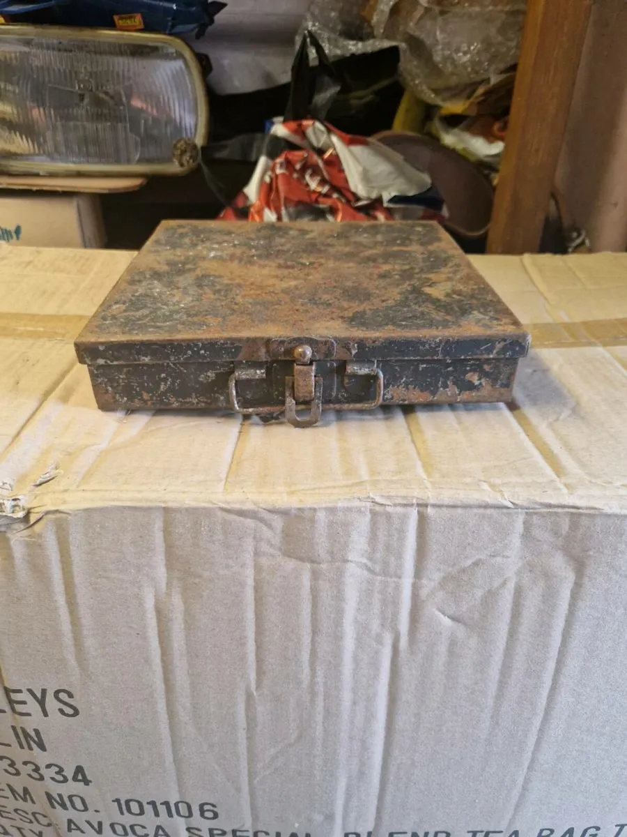 Vintage Tin Box - Image 2