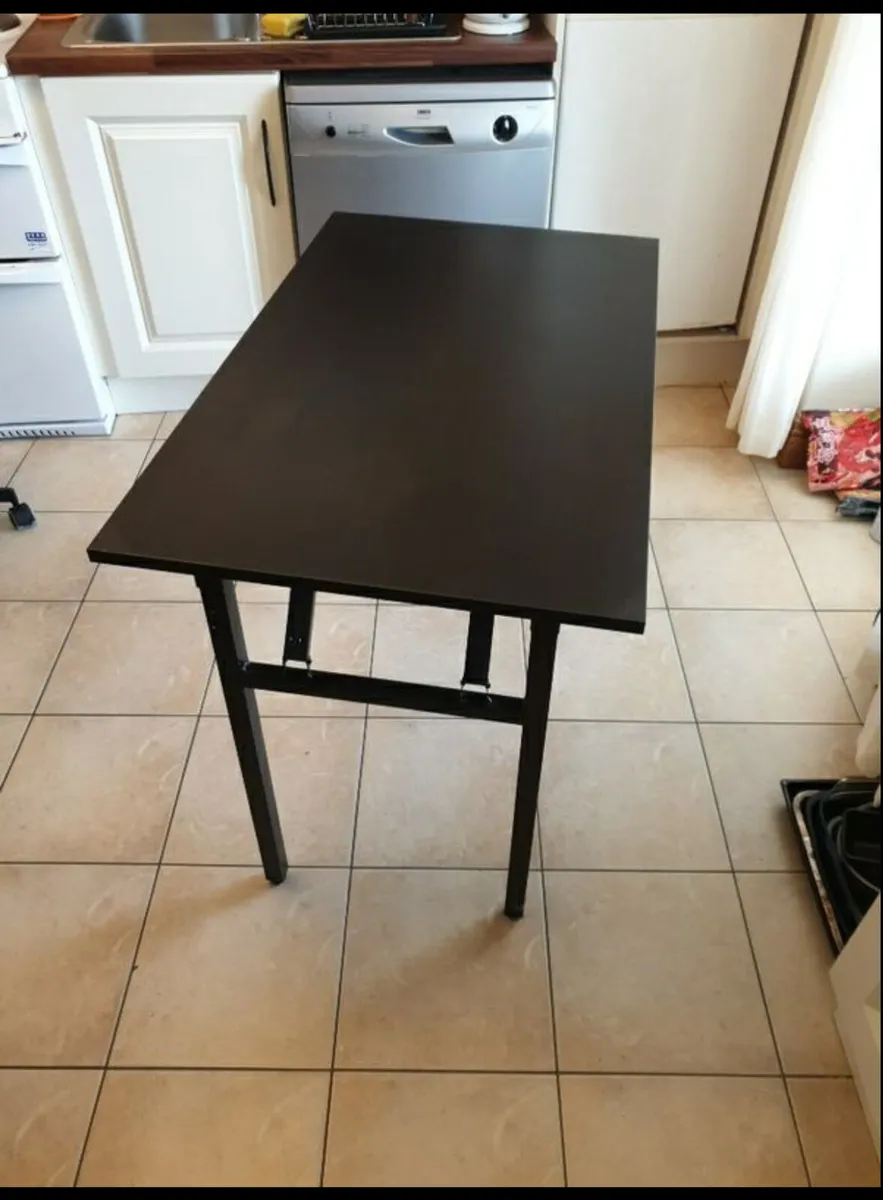 Foldable desk - Image 2