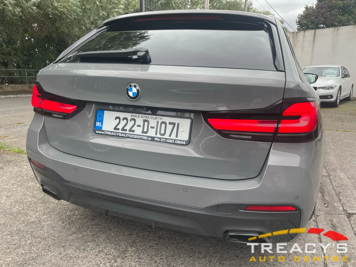 BMW 5-Series 2022 PANORAMIC SUNROOF MSPORT PRO - Image 4