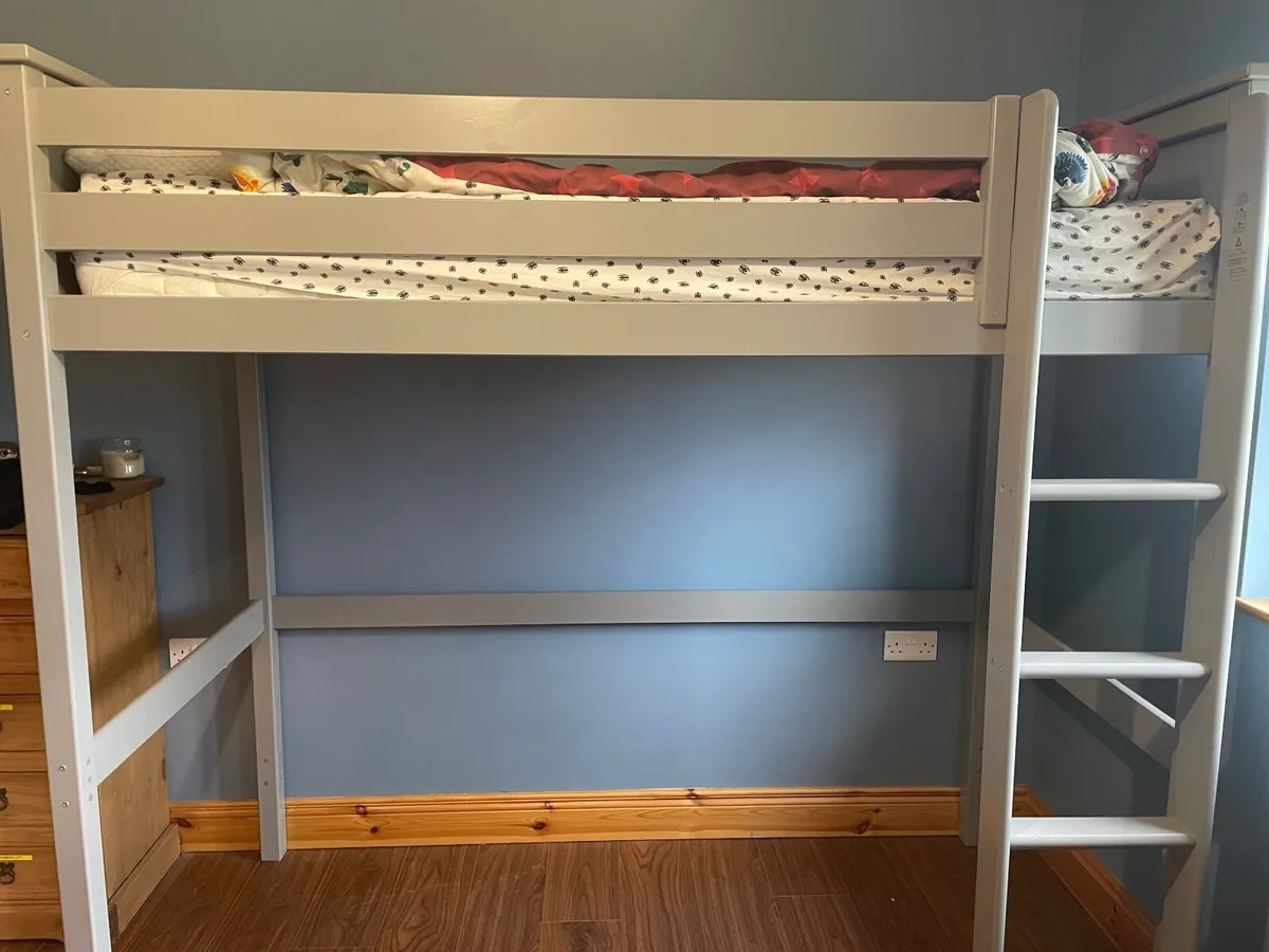 Single loft bed - Image 1