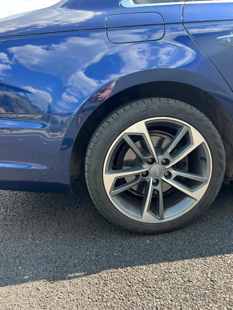 Audi A4 2019 - Image 2