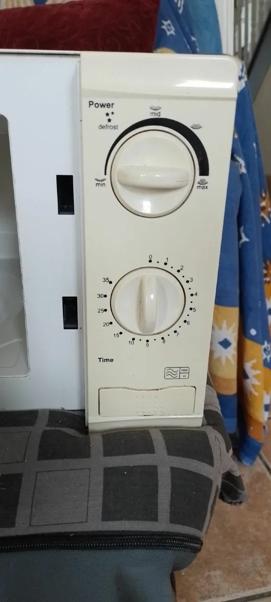 Free Microwave - Image 4