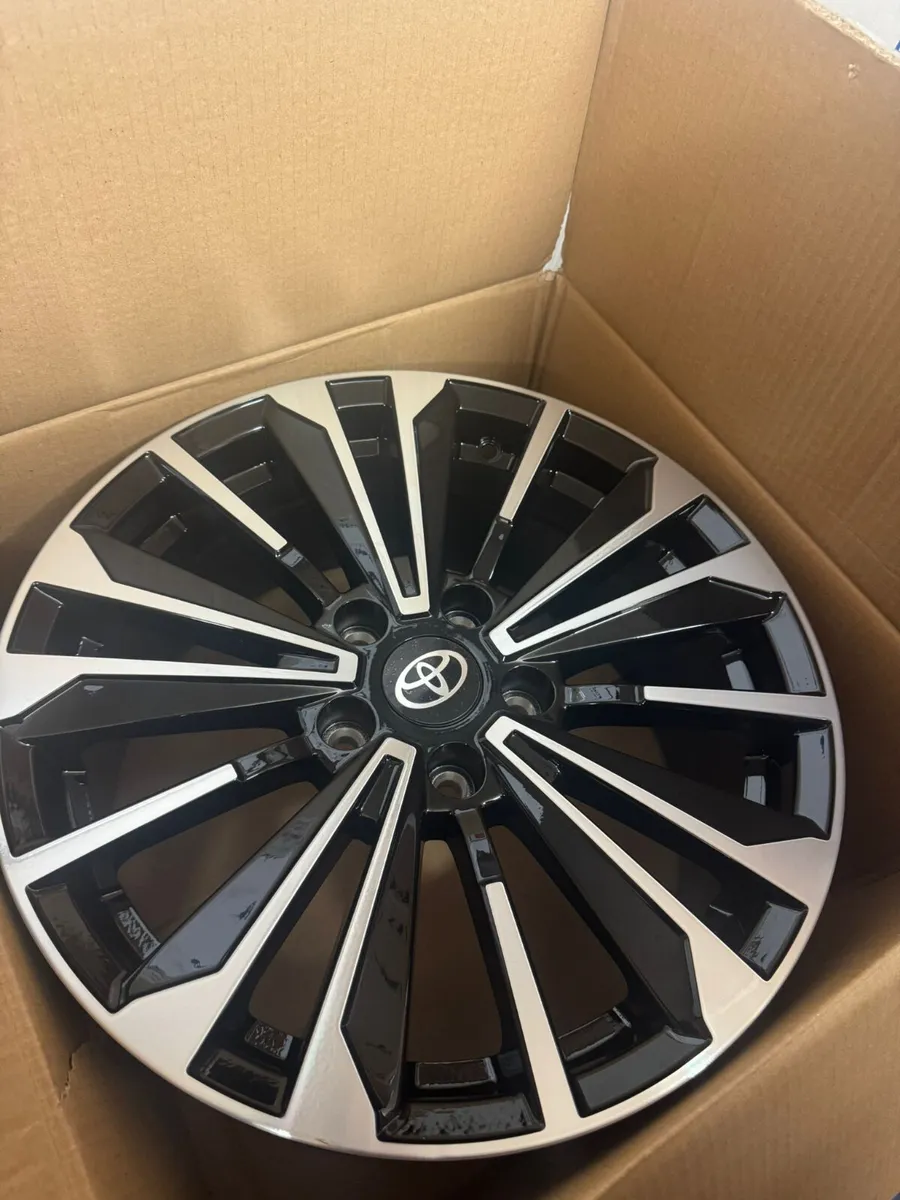 new 17'' Toyota wheels - Image 3