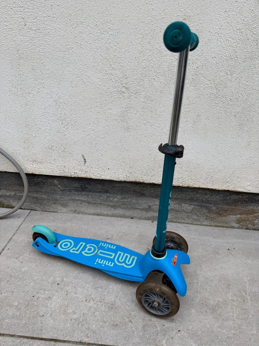 Micro Mini Kids Scooter - Image 2