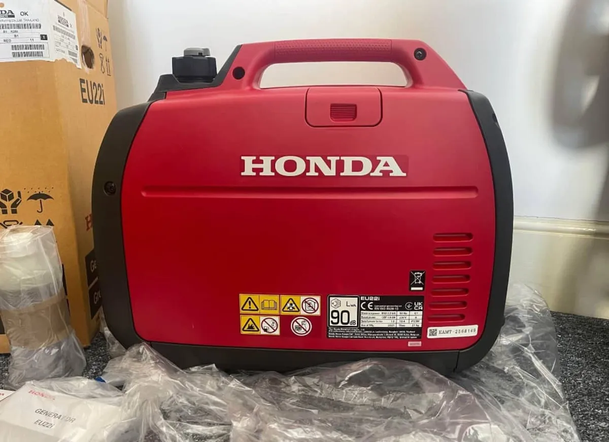 Brand new Honda EU22i generator - Image 1