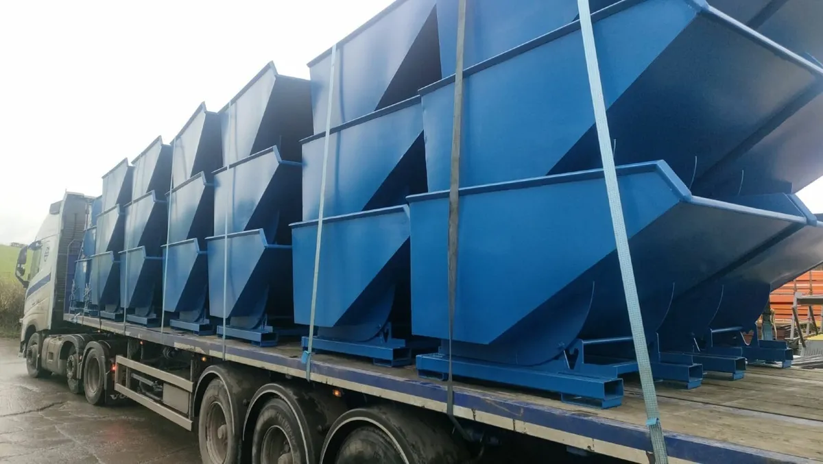 Tipping Skips - Image 3