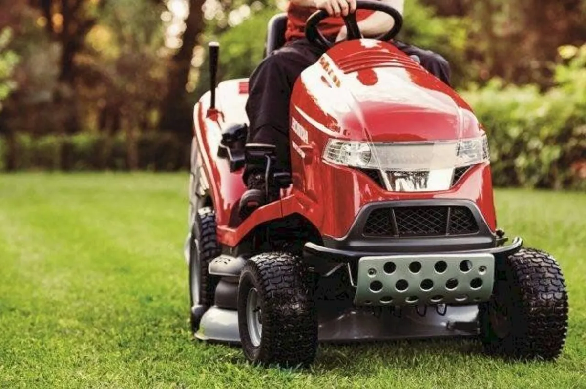 HF2417 HME Ride on Tractor Mower - Image 3