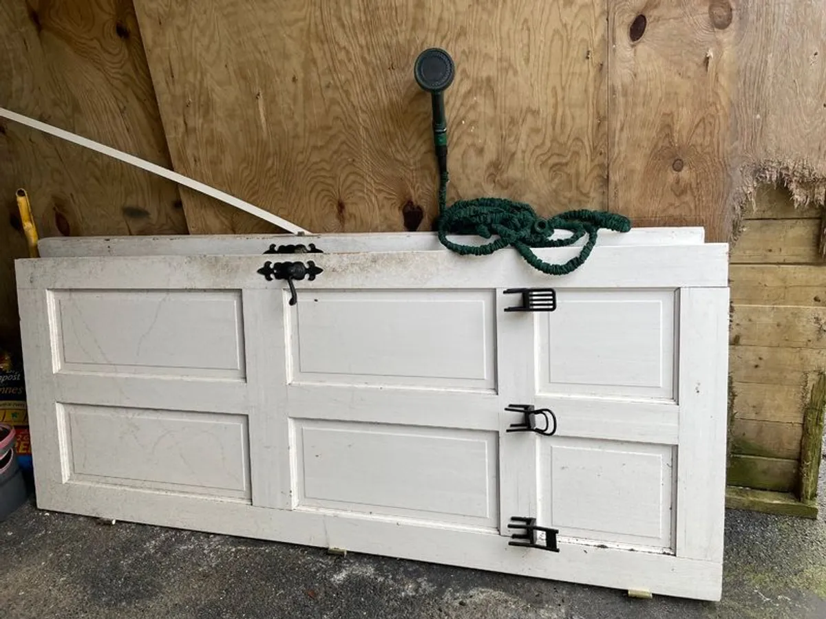 two free pine doors - Image 1