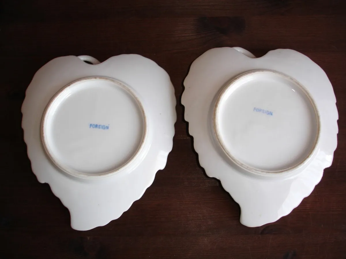 2 Trinket Dish  Leaf  Shape Plates Japan 1900's - Image 2