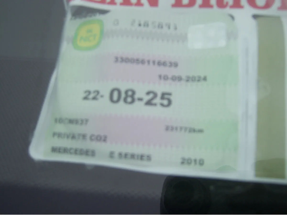 Mercedes-Benz E-Class 200 CDI BLUE EFFICIENCY ELEG - Image 2