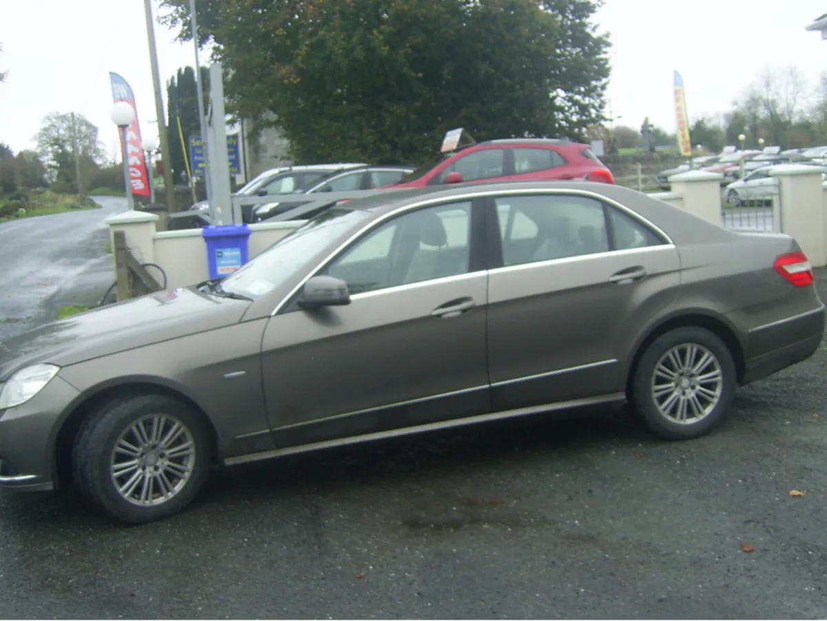 Mercedes-Benz E-Class 200 CDI BLUE EFFICIENCY ELEG - Image 3