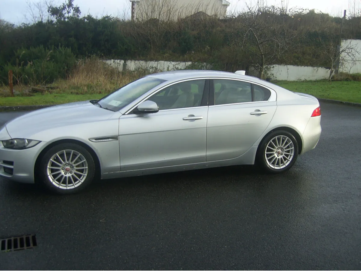 Jaguar XE 2.0 D PRESTIGE 163PS 4DR - Image 4