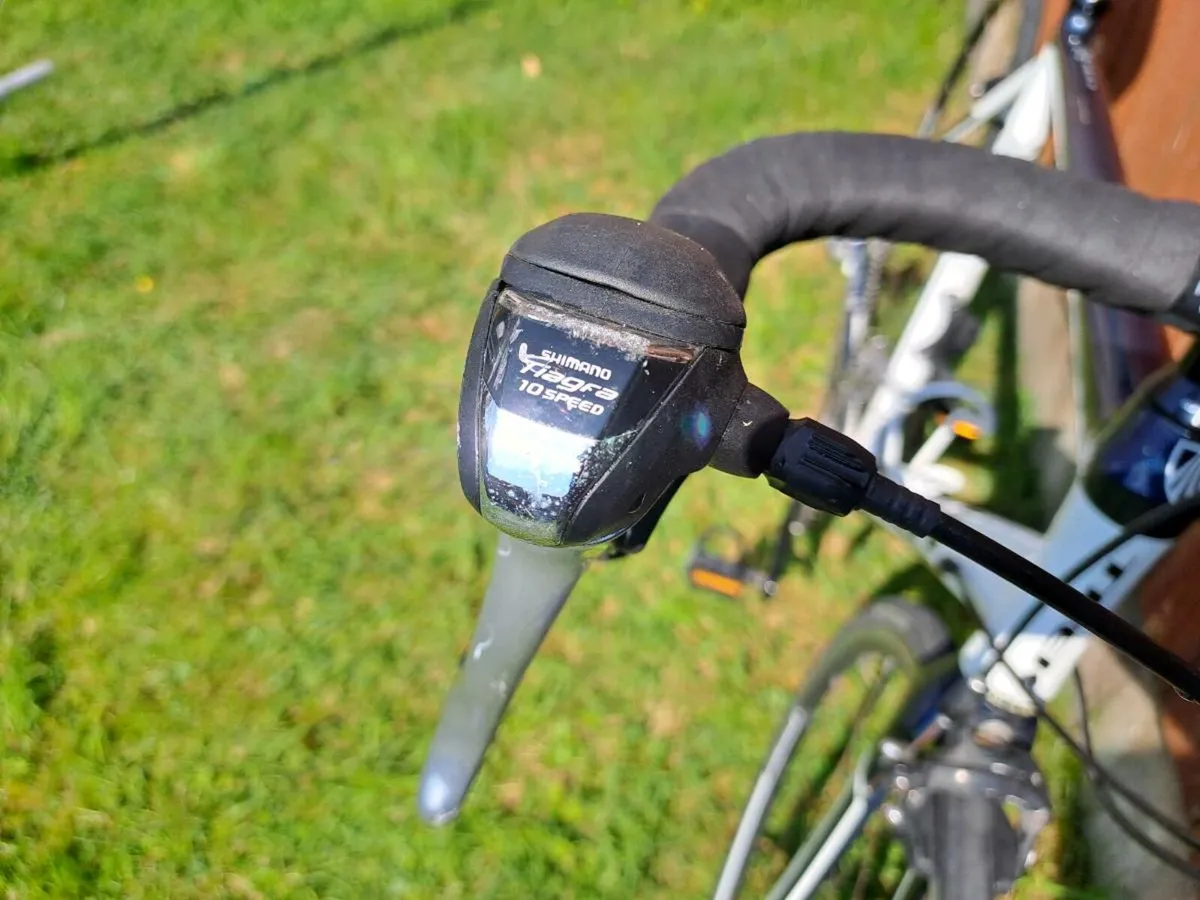 2013 Trek One Series 1.5 Road bike - Image 4