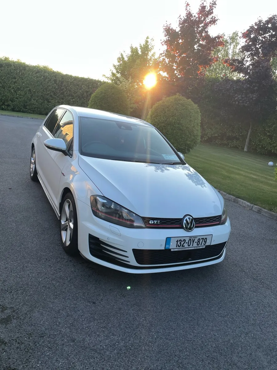 Volkswagen Golf GTI performance - Image 1