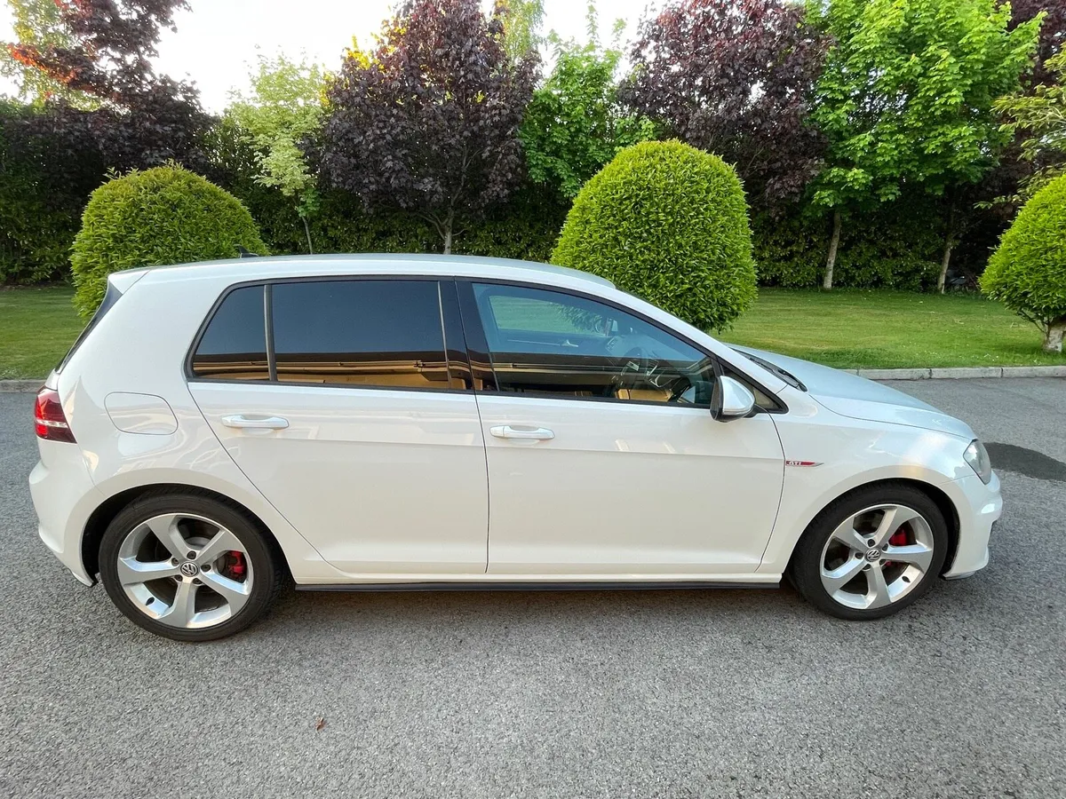Volkswagen Golf GTI performance - Image 2
